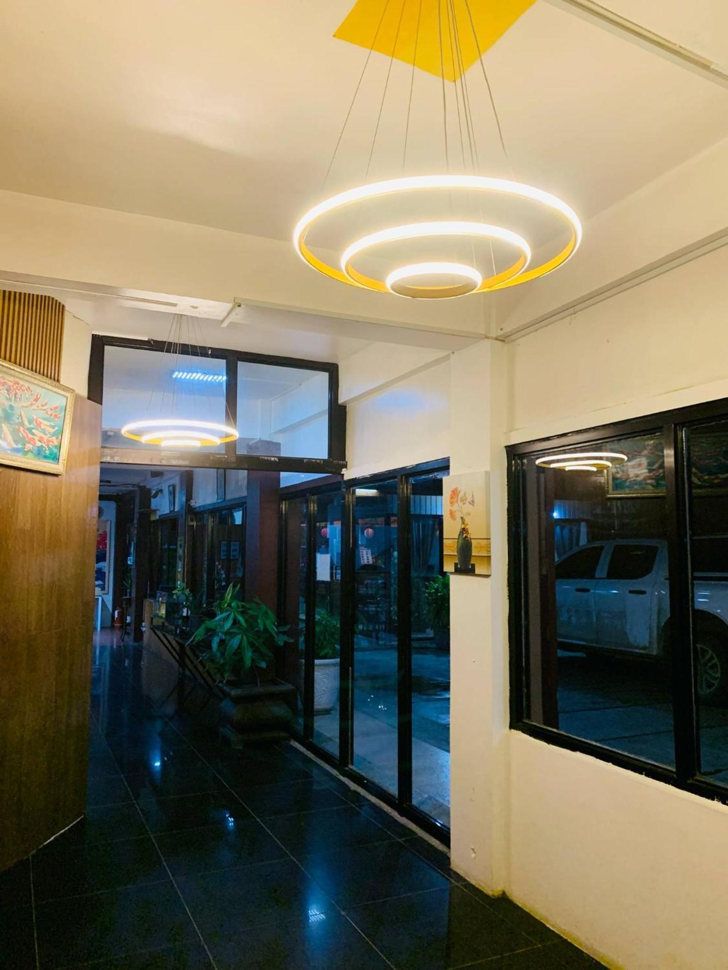 Axis Pension Hotel マクタン エクステリア 写真